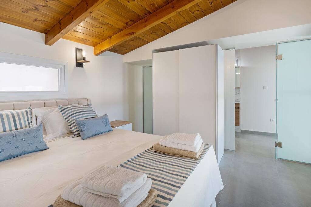 Sofia Suite, A Seafront Hideaway ! Pánormos 外观 照片